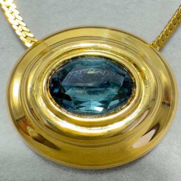 Givenchy Vintage Gold Necklace
$329 $450
Size: OS - Picture 2 of 12